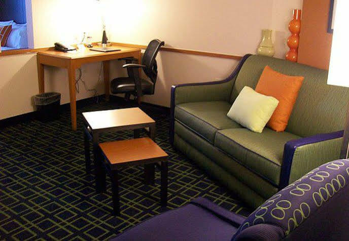 Fairfield Inn And Suites By Marriott Strasburg Shenandoah Valley Экстерьер фото